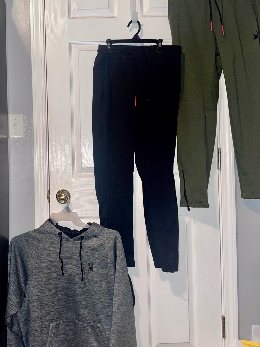 Spyder Joggers and Hoodie Mens Medium Bundle